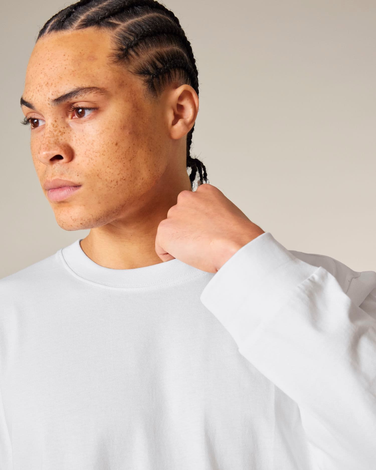 52042
