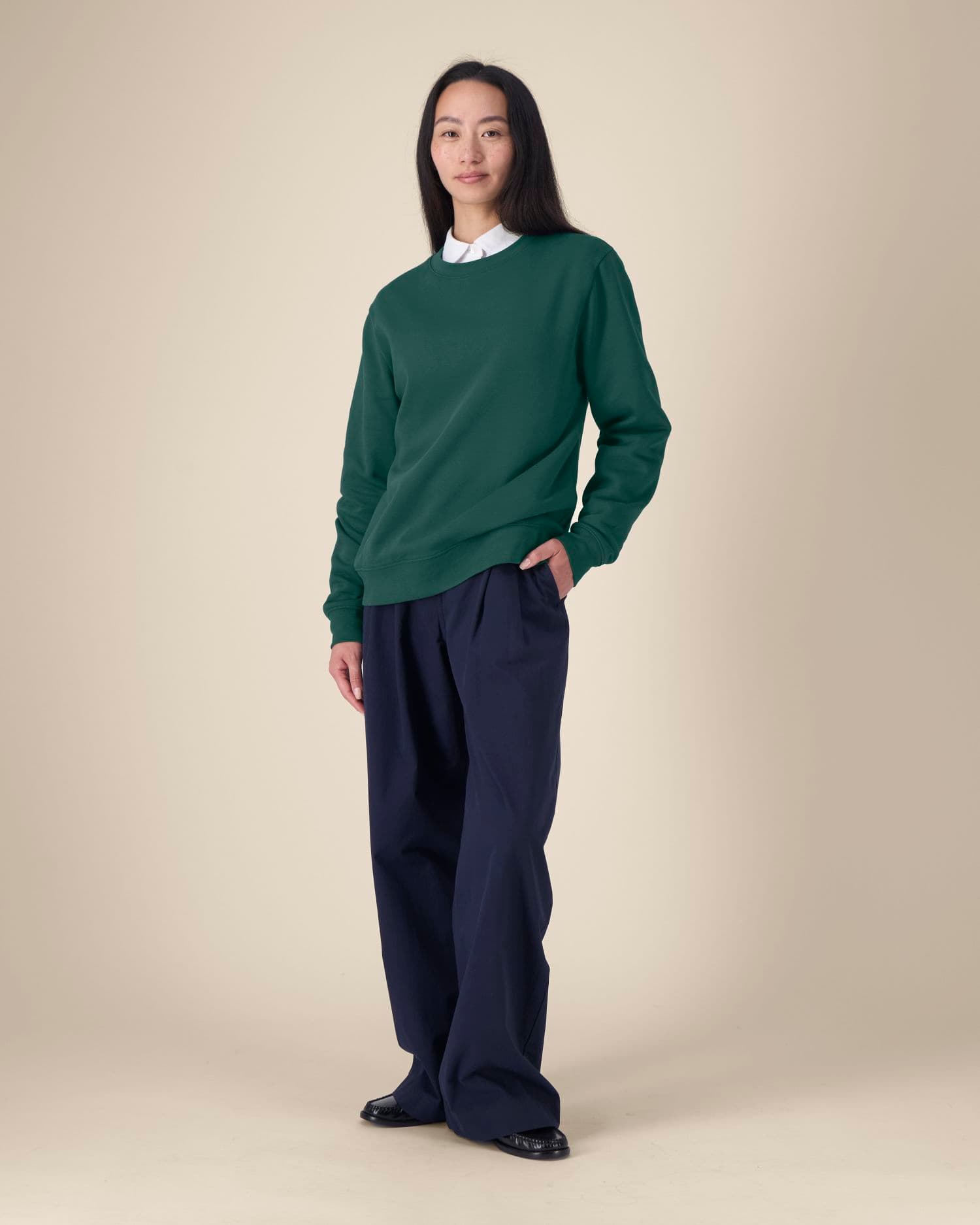 48943